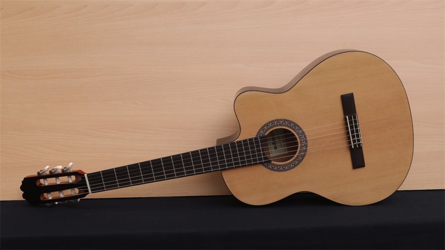 Guitarra clàssica SARA