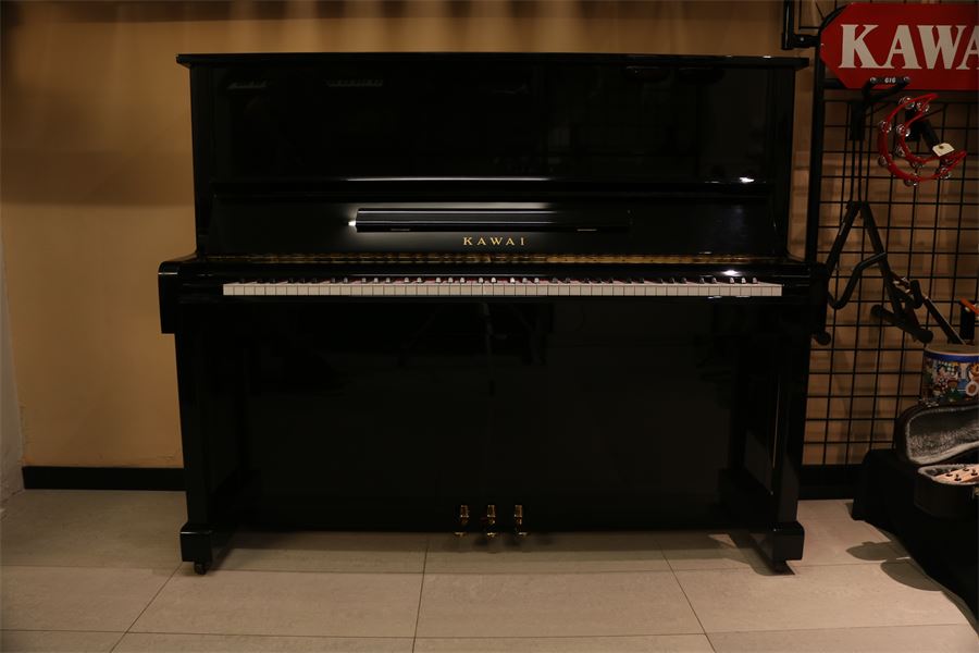 Piano vertical NS 10